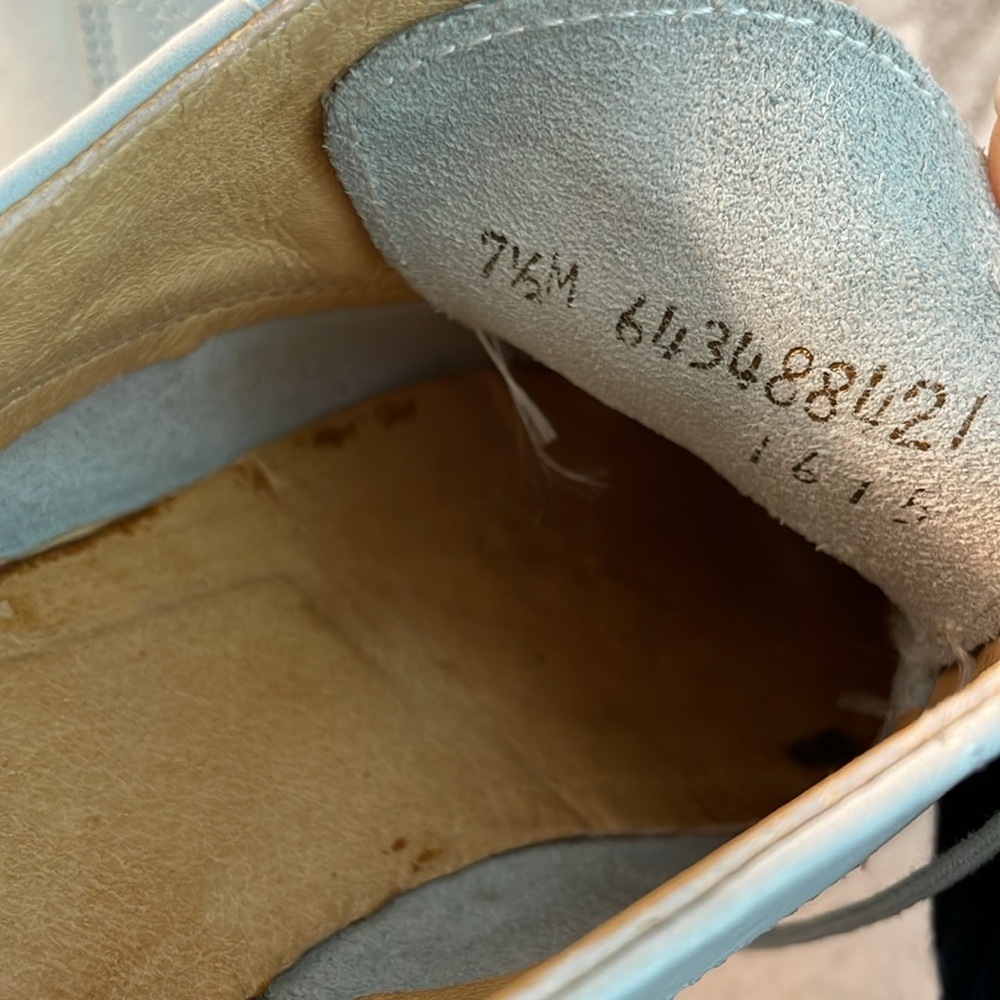 Nubuck suede oxford saddle style shoes size 7.5
Light creamy gray flats - Picture 5 of 7